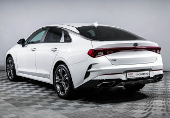 Подержанный автомобиль Kia K5 2021 года (7 фото)
