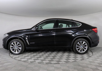Подержанный автомобиль BMW X6 2017 года (5 фото)