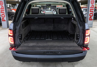 Подержанный автомобиль Land Rover Range Rover 2018 года (10 фото)