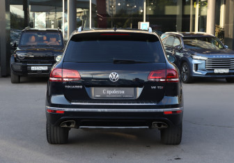Подержанный автомобиль Volkswagen Touareg 2016 года (6 фото)
