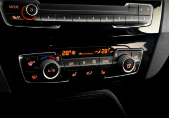 Подержанный автомобиль BMW X1 2017 года (26 фото)