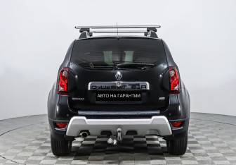 Подержанный автомобиль Renault Duster 2017 года (6 фото)