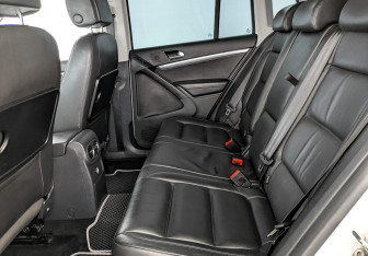 Подержанный автомобиль Volkswagen Tiguan 2012 года (18 фото)