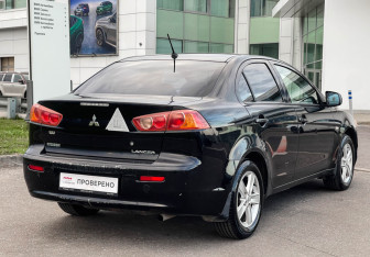 Подержанный автомобиль Mitsubishi Lancer Sedan 2007 года (5 фото)