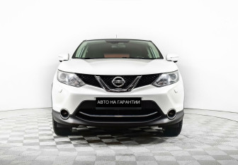 Подержанный автомобиль Nissan Qashqai 2014 года (2 фото)