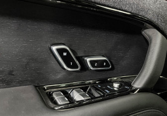 Подержанный автомобиль Land Rover Range Rover Sport 2023 года (16 фото)