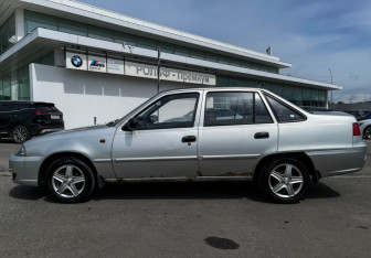 Подержанный автомобиль Daewoo Nexia Sedan 2013 года (8 фото)