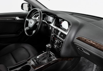 Подержанный автомобиль Audi A4 Sedan 2012 года (10 фото)