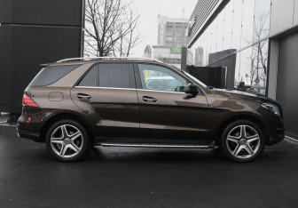 Подержанный автомобиль Mercedes-Benz GLE 2016 года (4 фото)