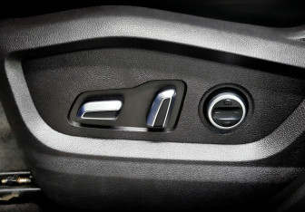 Подержанный автомобиль Exeed LX 2022 года (21 фото)