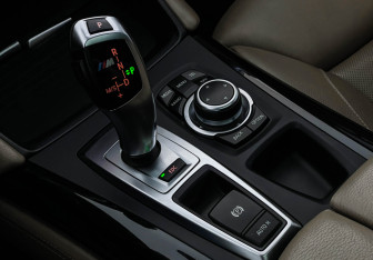 Подержанный автомобиль BMW X6 M 2012 года (18 фото)