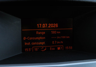 Подержанный автомобиль Opel Astra Hatchback 2011 года (13 фото)
