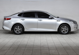 Подержанный автомобиль Kia Optima Sedan 2017 года (4 фото)