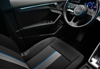 Подержанный автомобиль Audi A3 Hatchback 2022 года (19 фото)