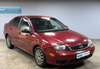 Подержанный автомобиль Ford Focus Sedan 2004 года (3 фото)