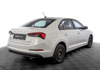Подержанный автомобиль Skoda Rapid Liftback 2021 года (5 фото)