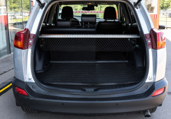 Подержанный автомобиль Toyota RAV4 2014 года (10 фото)