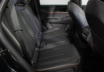 Подержанный автомобиль Jaecoo J8 2024 года (11 фото)