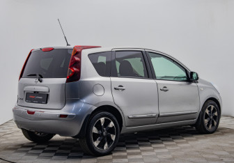 Подержанный автомобиль Nissan Note 2013 года (5 фото)
