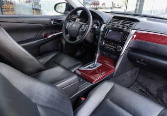 Подержанный автомобиль Toyota Camry Sedan 2014 года (10 фото)