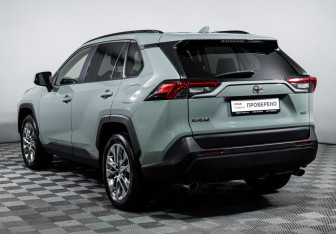 Подержанный автомобиль Toyota RAV4 2020 года (7 фото)