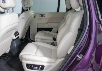 Подержанный автомобиль LiXiang L9 2023 года (9 фото)