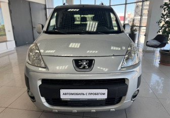 Подержанный автомобиль Peugeot Partner 2011 года (2 фото)