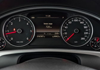 Подержанный автомобиль Volkswagen Touareg 2016 года (16 фото)