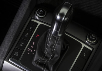 Подержанный автомобиль Volkswagen Amarok 2013 года (18 фото)