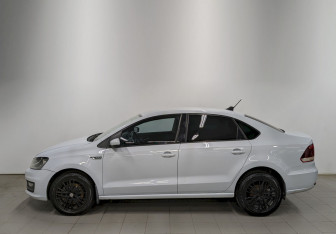 Подержанный автомобиль Volkswagen Polo Sedan 2020 года (8 фото)