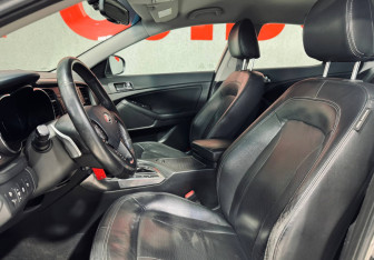 Подержанный автомобиль Kia Optima Sedan 2011 года (8 фото)