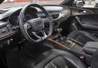 Подержанный автомобиль Audi A6 Sedan 2011 года (14 фото)