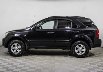 Подержанный автомобиль Kia Sorento 2007 года (8 фото)