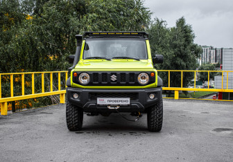 Подержанный автомобиль Suzuki Jimny 2021 года (2 фото)