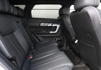 Подержанный автомобиль Jaecoo J7 2025 года (12 фото)