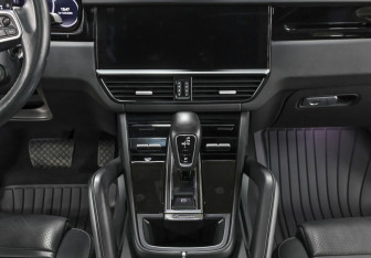Подержанный автомобиль Porsche Cayenne 2020 года (14 фото)
