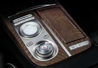 Подержанный автомобиль Genesis G80 2021 года (22 фото)