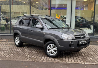 Подержанный автомобиль Hyundai Tucson 2008 года (3 фото)