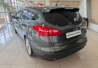 Подержанный автомобиль Ford Focus Wagon 2016 года (7 фото)
