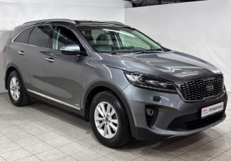 Подержанный автомобиль Kia Sorento 2018 года (3 фото)