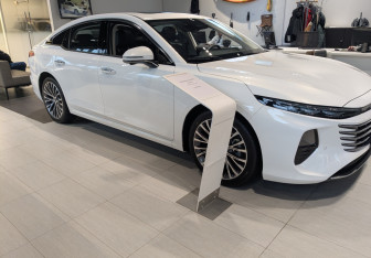 Новый FAW Bestune B70 2024 (4 фото)