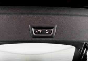 Подержанный автомобиль BMW X6 2021 года (27 фото)