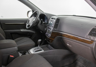 Подержанный автомобиль Hyundai Santa Fe 2011 года (9 фото)