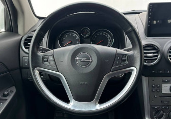 Подержанный автомобиль Opel Antara 2012 года (12 фото)