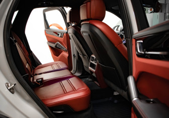 Подержанный автомобиль Porsche Cayenne 2021 года (29 фото)