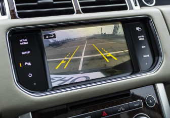 Подержанный автомобиль Land Rover Range Rover 2015 года (18 фото)