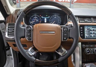 Подержанный автомобиль Land Rover Range Rover 2013 года (17 фото)