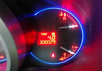 Подержанный автомобиль Mazda CX-7 2011 года (13 фото)