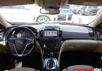 Подержанный автомобиль Opel Insignia Sedan 2014 года (11 фото)