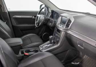 Подержанный автомобиль Chevrolet Captiva 2012 года (9 фото)